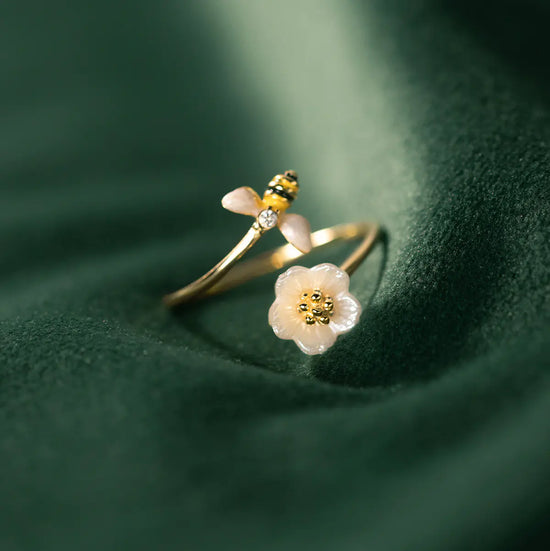 Silver Bee Shell Ring